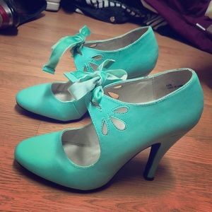 Mint green vintage style shoe